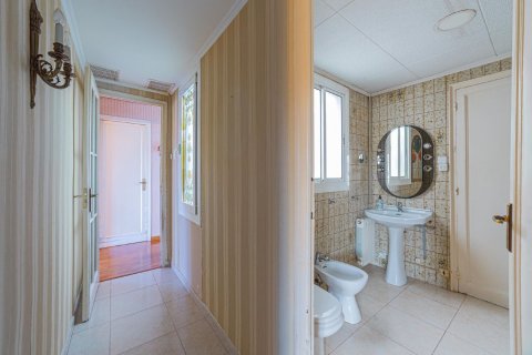 4 bedrooms apartment for sale in Barcelona, Catalonia, Spain № 6230 - photo 12