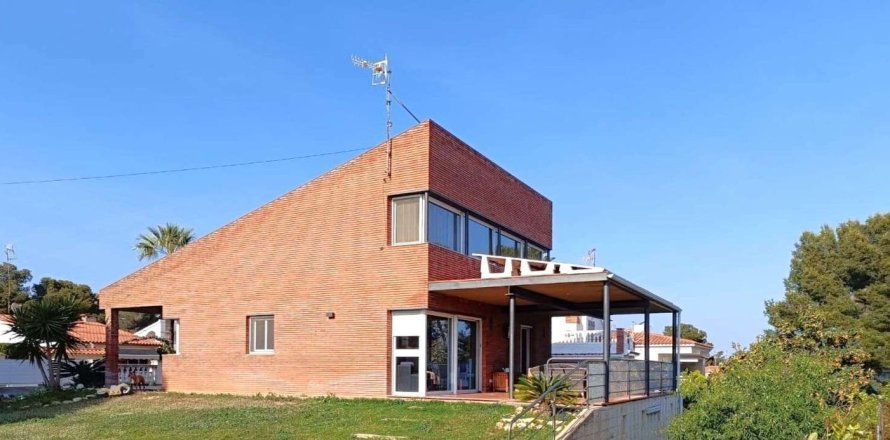 4 bedrooms house for sale in Calafell, Tarragona, Catalonia, Spain № 6228