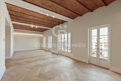 Ático de 3 dormitorios en venta en Barcelona, Cataluña, Spain № 5763 - foto 2