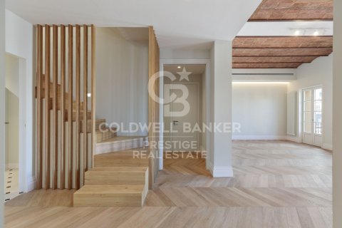 Ático de 3 dormitorios en venta en Barcelona, Cataluña, Spain № 5763 - foto 6