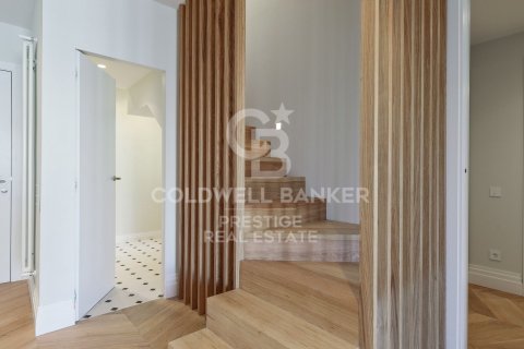 Ático de 3 dormitorios en venta en Barcelona, Cataluña, Spain № 5763 - foto 17