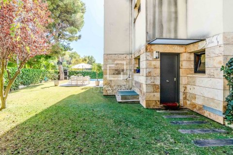 Villa de 4 dormitorios en venta en Sitges, Barcelona, Cataluña, Spain № 3882 - foto 28