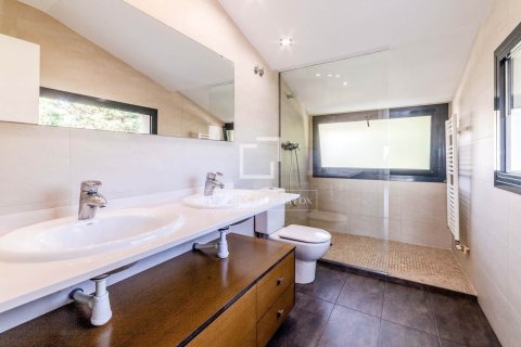 Villa de 4 dormitorios en venta en Sitges, Barcelona, Cataluña, Spain № 3882 - foto 27