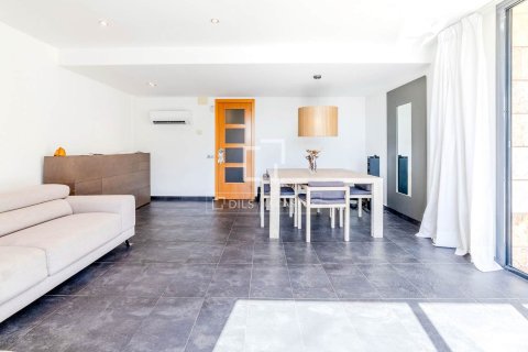 Villa de 4 dormitorios en venta en Sitges, Barcelona, Cataluña, Spain № 3882 - foto 11