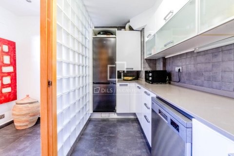 Villa de 4 dormitorios en venta en Sitges, Barcelona, Cataluña, Spain № 3882 - foto 12