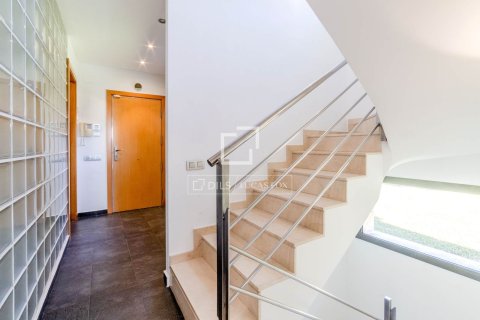 Villa de 4 dormitorios en venta en Sitges, Barcelona, Cataluña, Spain № 3882 - foto 15