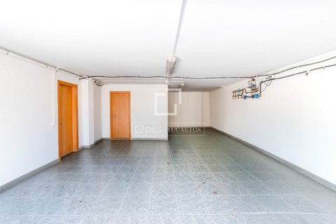 Villa de 4 dormitorios en venta en Sitges, Barcelona, Cataluña, Spain № 3882 - foto 29