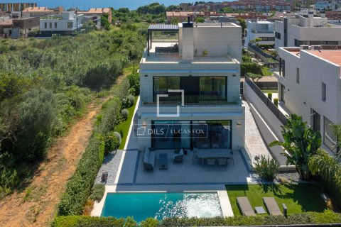 6 bedrooms villa for sale in Montgat, Barcelona, Catalonia, Spain № 3884