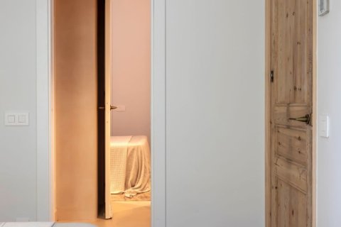 Apartamento de 3 dormitorios en venta en Barcelona, Cataluña, Spain № 4763 - foto 22
