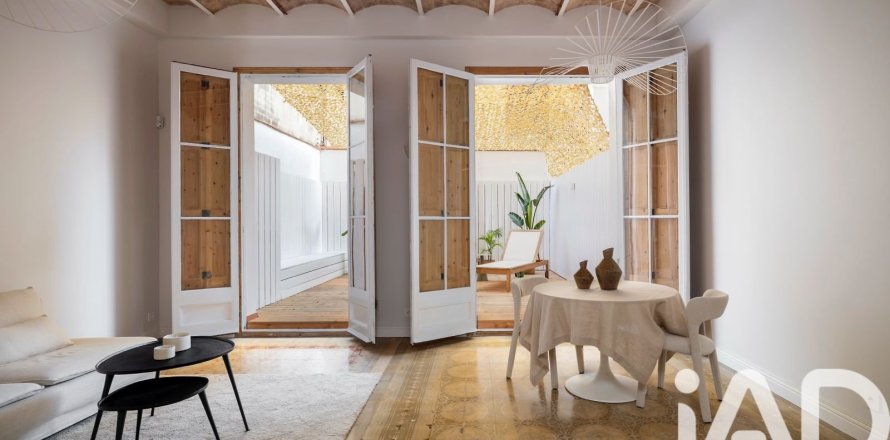 Apartamento de 3 dormitorios en venta en Barcelona, Cataluña, Spain № 4763