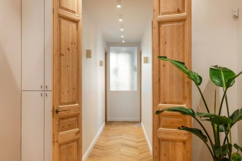 Apartamento de 3 dormitorios en venta en Barcelona, Cataluña, Spain № 4763 - foto 15