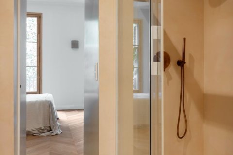 Apartamento de 3 dormitorios en venta en Barcelona, Cataluña, Spain № 4763 - foto 30