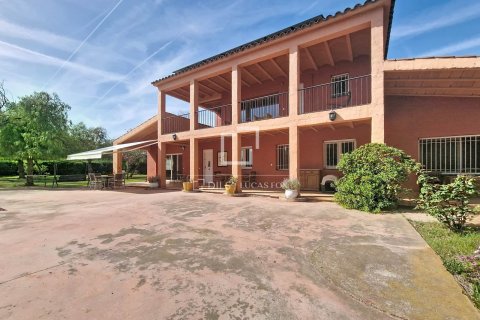 5 bedrooms finca for sale in Vilanova i la Geltru, Barcelona, Catalonia, Spain № 8777 - photo 2