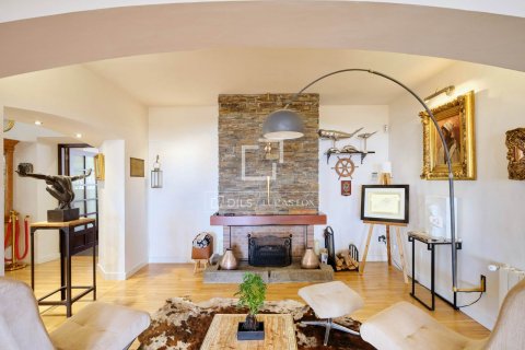 6 bedrooms villa for sale in Cabrera de Mar, Barcelona, Catalonia, Spain № 8770 - photo 10
