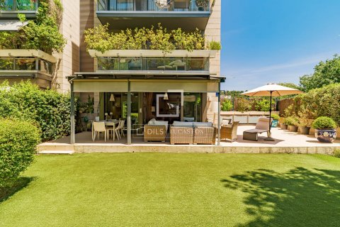 4 bedrooms apartment for sale in Barcelona, Catalonia, Spain № 8771 - photo 2