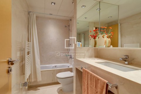 4 bedrooms apartment for sale in Barcelona, Catalonia, Spain № 8771 - photo 23