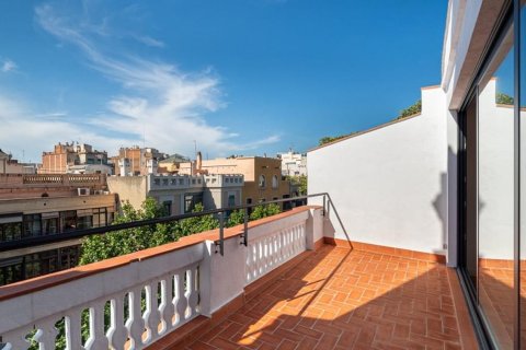 Купить квартиру в Барселона, Испания с 3 комнаты, 103.0м², № 3422 - фото 3