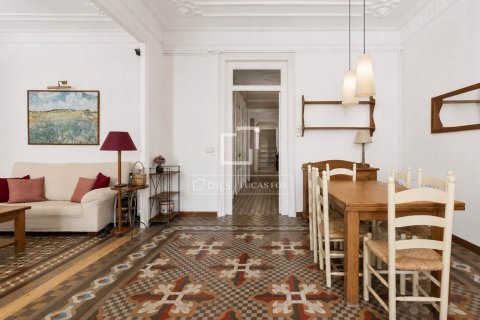 Apartamento de 3 dormitorios en venta en Barcelona, Cataluña, Spain № 7256 - foto 22