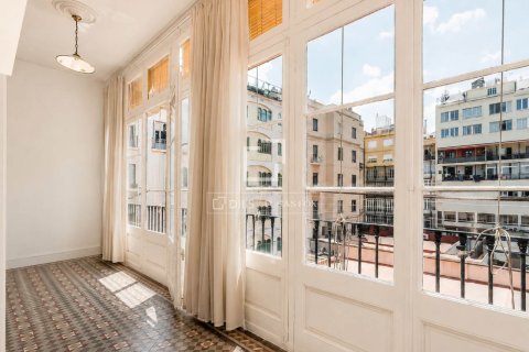 Apartamento de 3 dormitorios en venta en Barcelona, Cataluña, Spain № 7256 - foto 19