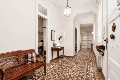 Apartamento de 3 dormitorios en venta en Barcelona, Cataluña, Spain № 7256 - foto 12