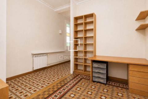 Apartamento de 3 dormitorios en venta en Barcelona, Cataluña, Spain № 7256 - foto 10