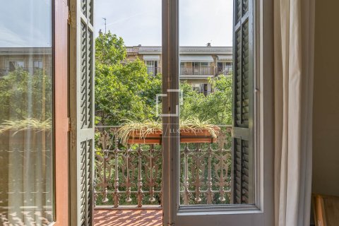 Apartamento de 3 dormitorios en venta en Barcelona, Cataluña, Spain № 7256 - foto 6