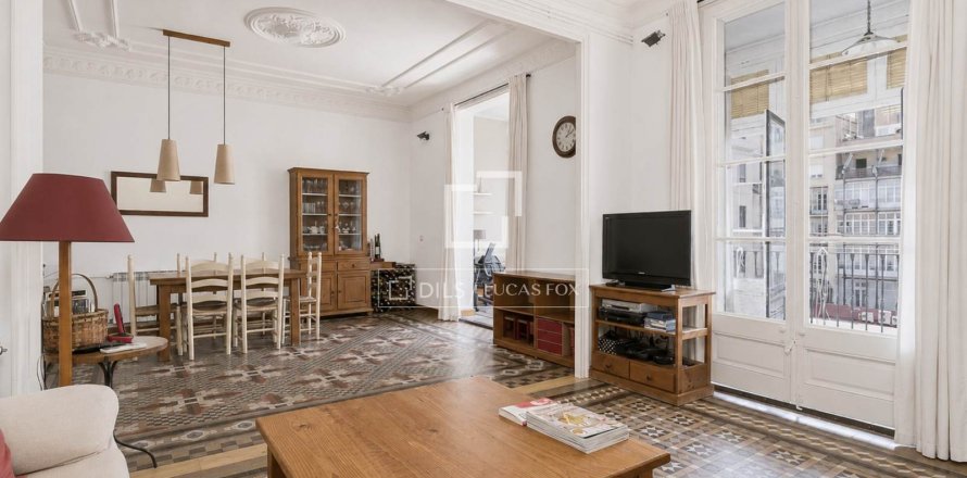 Apartamento de 3 dormitorios en venta en Barcelona, Cataluña, Spain № 7256