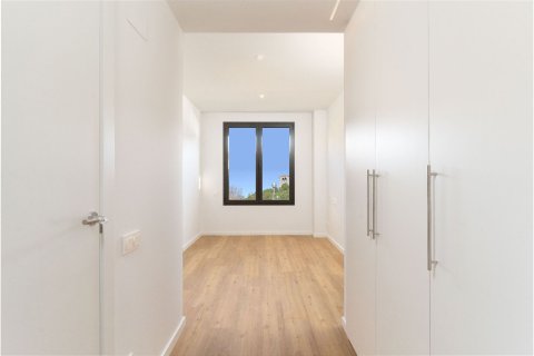 Купить квартиру в Каталония, Испания с 4 комнаты, 110м², № 6310 - фото 16