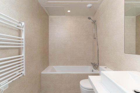 Купить квартиру в Каталония, Испания с 4 комнаты, 110м², № 6310 - фото 15
