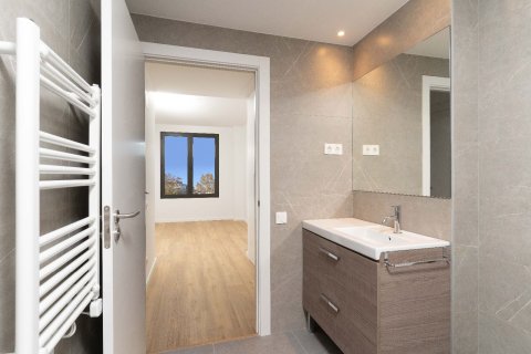 Купить квартиру в Каталония, Испания с 4 комнаты, 110м², № 6310 - фото 10