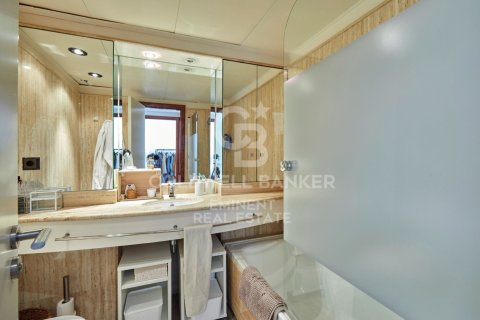 Сasa de 5 dormitorios en venta en Barcelona, Cataluña, Spain № 7934 - foto 2