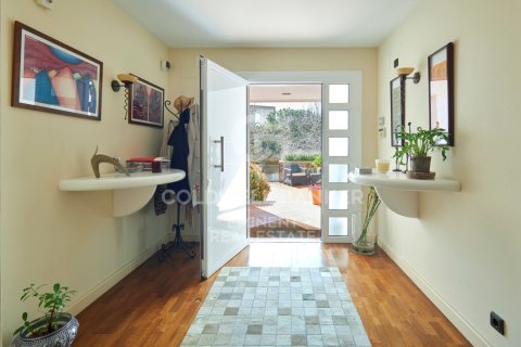 Сasa de 5 dormitorios en venta en Barcelona, Cataluña, Spain № 7934 - foto 29