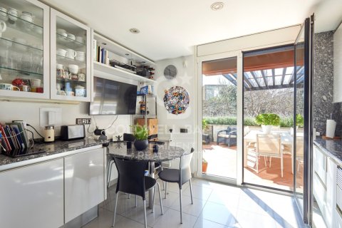 Сasa de 5 dormitorios en venta en Barcelona, Cataluña, Spain № 7934 - foto 17