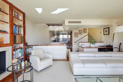 Сasa de 5 dormitorios en venta en Barcelona, Cataluña, Spain № 7934 - foto 23