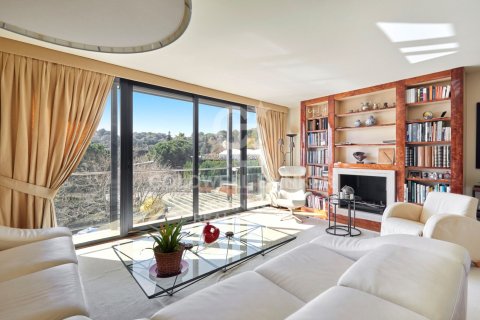 Сasa de 5 dormitorios en venta en Barcelona, Cataluña, Spain № 7934 - foto 30