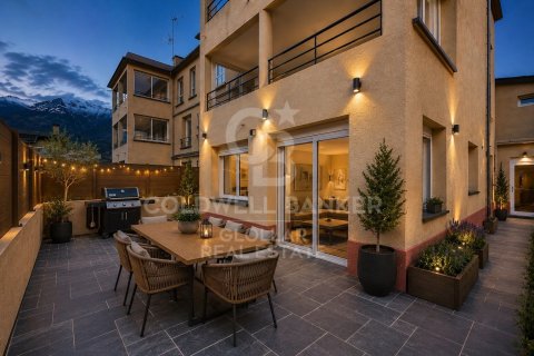 4 bedrooms apartment for sale in Catalonia, Spain № 7929