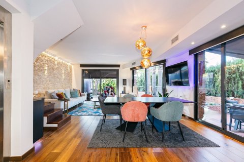 Купить дом в Ситжес, Испания с 6 комнат, 309м², № 7637 - фото 19