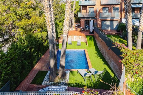 Купить дом в Ситжес, Испания с 6 комнат, 309м², № 7637 - фото 11
