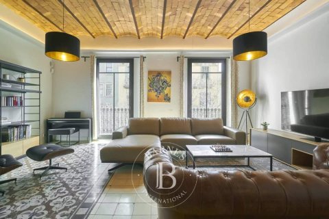 3 bedrooms apartment for sale in Eixample, Barcelona, Catalonia, Spain № 2474 - photo 3
