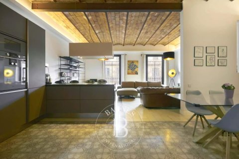 3 bedrooms apartment for sale in Eixample, Barcelona, Catalonia, Spain № 2474