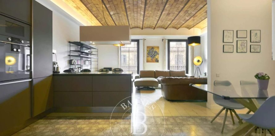 3 bedrooms apartment for sale in Eixample, Barcelona, Catalonia, Spain № 2474