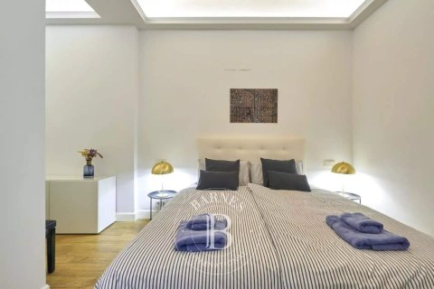 3 bedrooms apartment for sale in Eixample, Barcelona, Catalonia, Spain № 2474 - photo 12