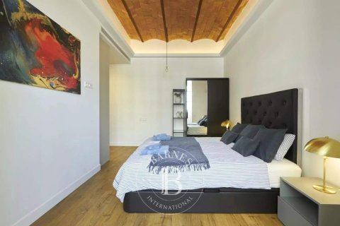 3 bedrooms apartment for sale in Eixample, Barcelona, Catalonia, Spain № 2474 - photo 8