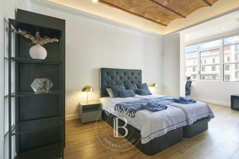 3 bedrooms apartment for sale in Eixample, Barcelona, Catalonia, Spain № 2474 - photo 7