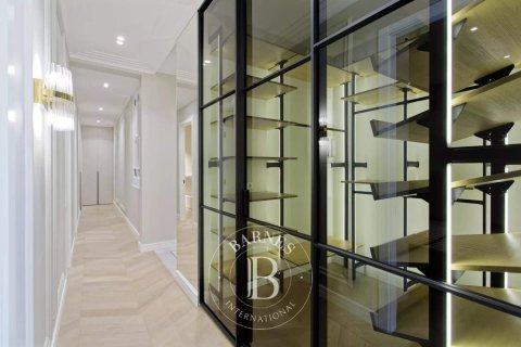 3 bedrooms apartment for sale in Eixample, Barcelona, Catalonia, Spain № 2473 - photo 23