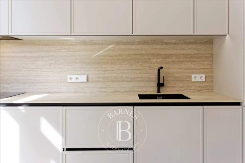 3 bedrooms apartment for sale in Eixample, Barcelona, Catalonia, Spain № 2473 - photo 10