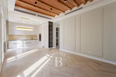 3 bedrooms apartment for sale in Eixample, Barcelona, Catalonia, Spain № 2473 - photo 30