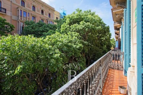 3 bedrooms apartment for sale in Eixample, Barcelona, Catalonia, Spain № 2473 - photo 18