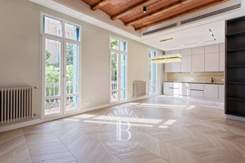 3 bedrooms apartment for sale in Eixample, Barcelona, Catalonia, Spain № 2473