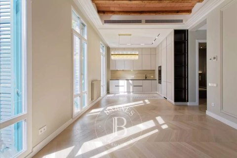 3 bedrooms apartment for sale in Eixample, Barcelona, Catalonia, Spain № 2473 - photo 4